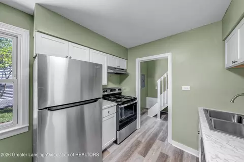 816 E Harris St, Lansing, MI 48906 photo 7