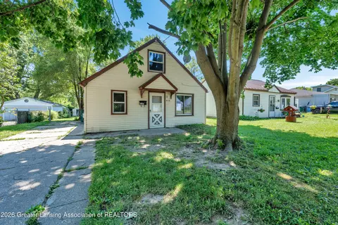 816 E Harris St, Lansing, MI 48906 photo 2