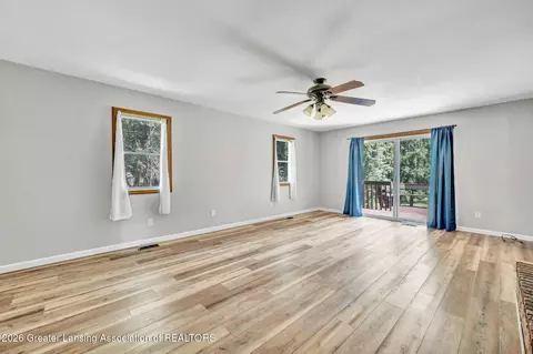Living - 1225 Sandhill Dr, Dewitt, MI 48820 photo 3 of 3
