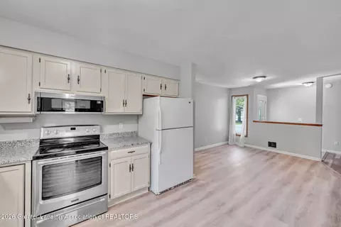 Kitchen - 1225 Sandhill Dr, Dewitt, MI 48820 photo 1 of 3