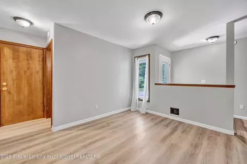 Entry Way - 1225 Sandhill Dr, Dewitt, MI 48820 photo 4 of 5