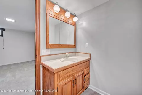 Bath - 1225 Sandhill Dr, Dewitt, MI 48820 photo 3 of 4