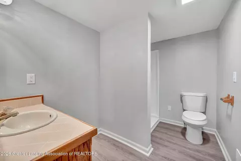 Bath - 1225 Sandhill Dr, Dewitt, MI 48820 photo 2 of 4