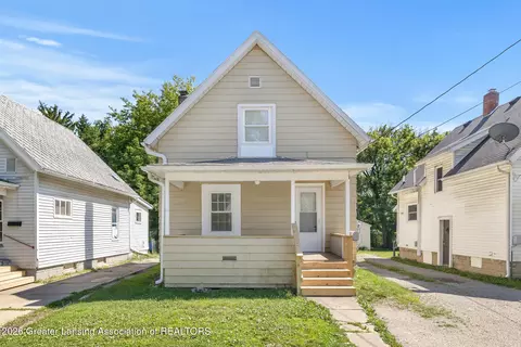1102 Persons Ct, Lansing, MI 48906 photo 1
