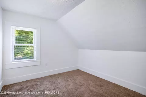 1102 Persons Ct, Lansing, MI 48906 photo 22