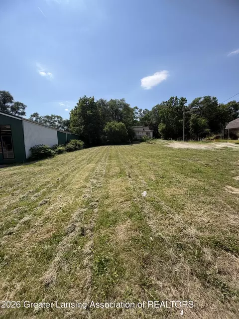 3120 S Cedar St, Lansing, MI 48910