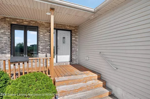 Exterior - 6072 N Canal Rd, Dimondale, MI 48821 photo 2 of 9