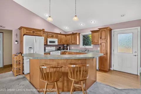 Kitchen - 6072 N Canal Rd, Dimondale, MI 48821 photo 1 of 5