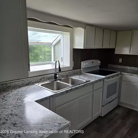 Kitchen - 6480 E Tomah Rd, Mount Pleasant, MI 48858 photo 1 of 1