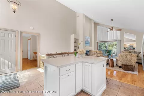 Kitchen - 16940 Cedarbrook Dr, Haslett, MI 48840 photo 4 of 5