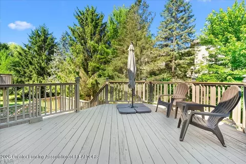 Exterior - 16940 Cedarbrook Dr, Haslett, MI 48840 photo 2 of 8