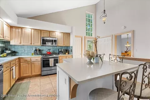 Kitchen - 16940 Cedarbrook Dr, Haslett, MI 48840 photo 1 of 5