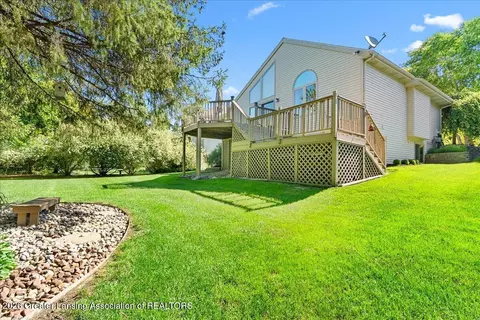 Exterior - 16940 Cedarbrook Dr, Haslett, MI 48840 photo 5 of 8