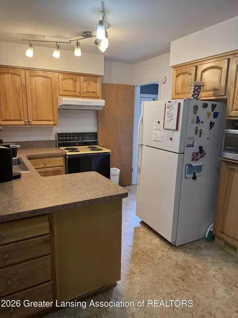Kitchen - 4901 Alpha St, Lansing, MI 48910 photo 1 of 3