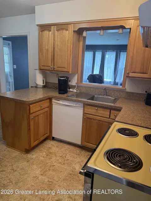 Kitchen - 4901 Alpha St, Lansing, MI 48910 photo 3 of 3