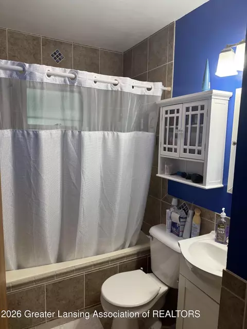 Bath - 4901 Alpha St, Lansing, MI 48910 photo 2 of 2