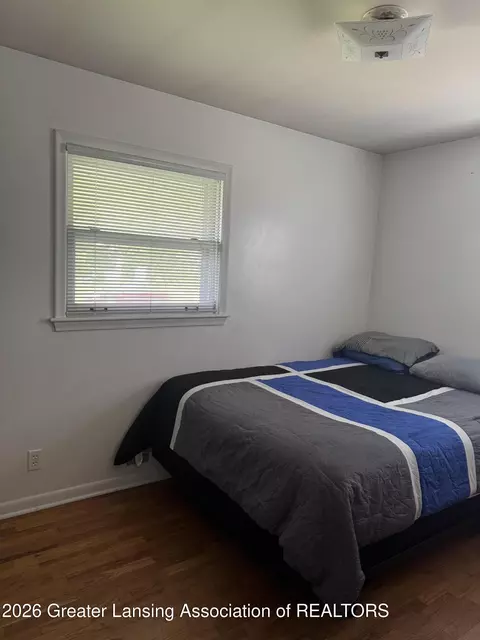 Bedroom - 4901 Alpha St, Lansing, MI 48910 photo 3 of 5
