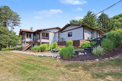 Exterior - 12196 Center Rd, Bath, MI 48808 photo 7 of 8