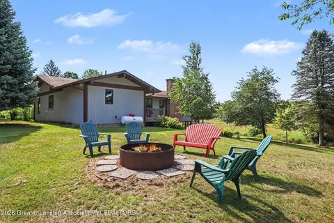 Exterior - 12196 Center Rd, Bath, MI 48808 photo 4 of 8
