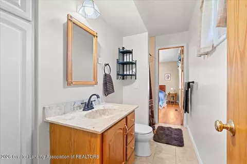 Bath - 6832 E Galway Cir, Dimondale, MI 48821 photo 2 of 3