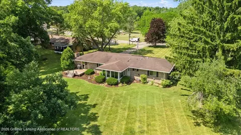 View/Area - 6832 E Galway Cir, Dimondale, MI 48821 photo 3 of 8