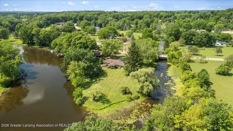 View/Area - 6832 E Galway Cir, Dimondale, MI 48821 photo 5 of 8