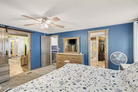 Bedroom - 8995 River Park Rd, Jackson, MI 49201 photo 2 of 4