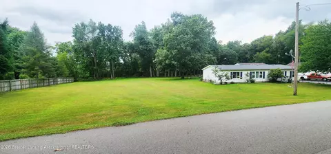 Exterior - 8995 River Park Rd, Jackson, MI 49201 photo 2 of 9