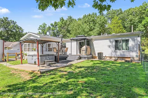 Exterior - 8995 River Park Rd, Jackson, MI 49201 photo 4 of 9