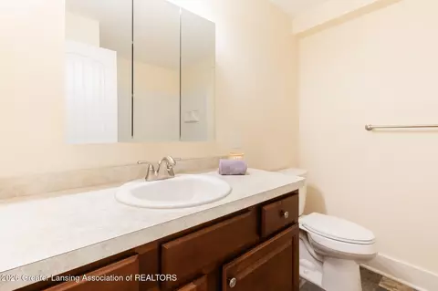 Bath - 5167 E Hawk Hollow Dr, Bath, MI 48808 photo 3 of 4