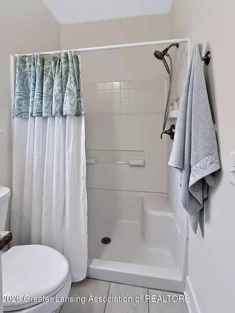 Bath - 5167 E Hawk Hollow Dr, Bath, MI 48808 photo 2 of 6