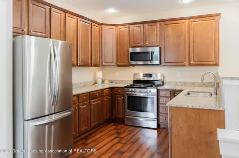 Kitchen - 5167 E Hawk Hollow Dr, Bath, MI 48808 photo 2 of 3