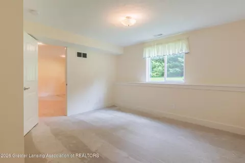 Bedroom - 5167 E Hawk Hollow Dr, Bath, MI 48808 photo 5 of 6