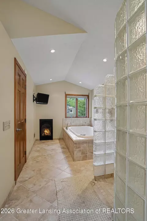 Bath - 4914 Malpaso, Lansing, MI 48917 photo 3 of 4