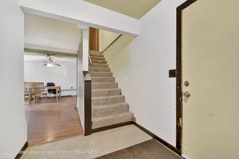 Entry Way - 122 E 124 E Mill St, Bellevue, MI 49021 photo 6 of 10