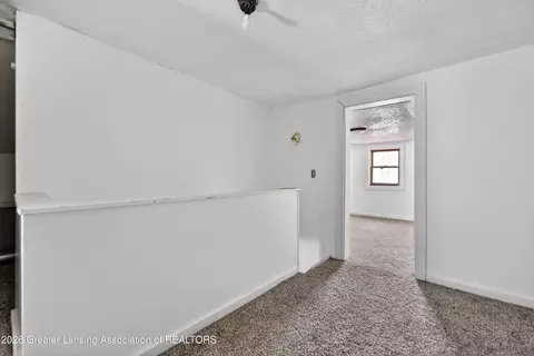 Entry Way - 122 E 124 E Mill St, Bellevue, MI 49021 photo 4 of 10