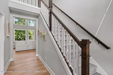 Entry Way - 9635 Tobermory Dr, Haslett, MI 48840 photo 2 of 6