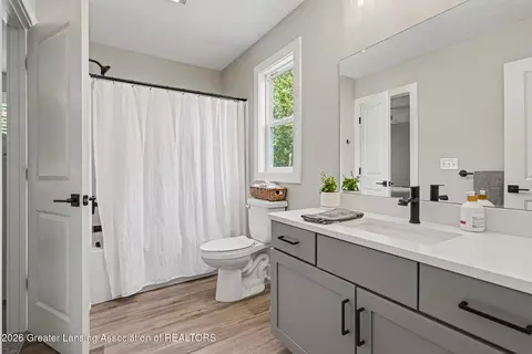 Bath - 9635 Tobermory Dr, Haslett, MI 48840 photo 4 of 4