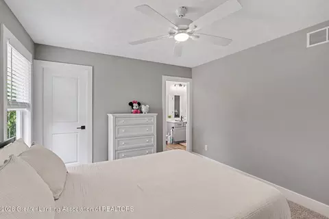 Bedroom - 9635 Tobermory Dr, Haslett, MI 48840 photo 6 of 9
