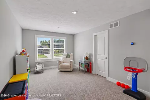 Bedroom - 9635 Tobermory Dr, Haslett, MI 48840 photo 3 of 9