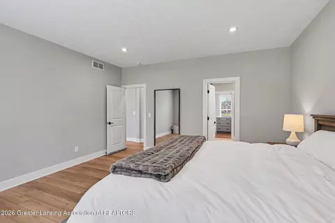 Bedroom - 9635 Tobermory Dr, Haslett, MI 48840 photo 2 of 9