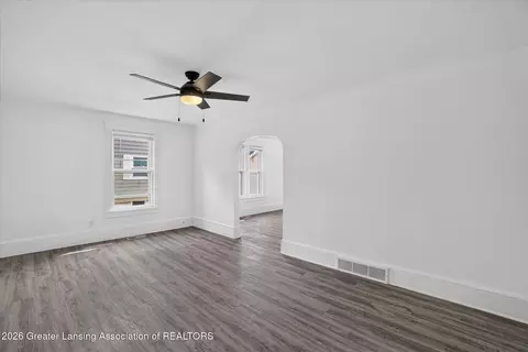 Living - 820 Fleming Ave, Jackson, MI 49202 photo 1 of 3