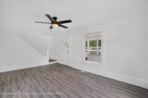 Living - 820 Fleming Ave, Jackson, MI 49202 photo 3 of 3
