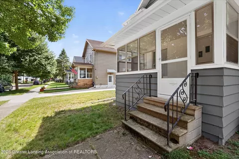 Exterior - 820 Fleming Ave, Jackson, MI 49202 photo 4 of 13