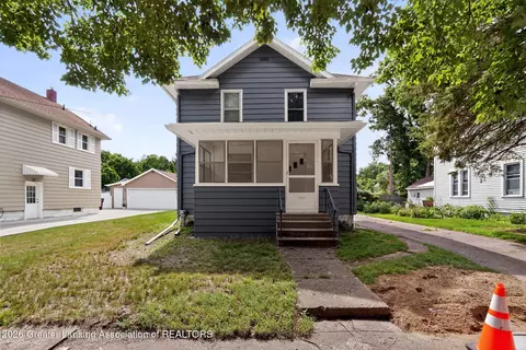 Exterior - 820 Fleming Ave, Jackson, MI 49202 photo 3 of 13