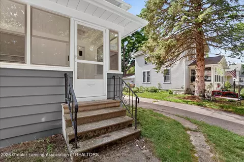Exterior - 820 Fleming Ave, Jackson, MI 49202 photo 6 of 13