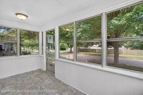 Exterior - 820 Fleming Ave, Jackson, MI 49202 photo 7 of 13