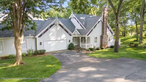 8285 Wallinwood Springs Dr #8, Jenison, MI 49428