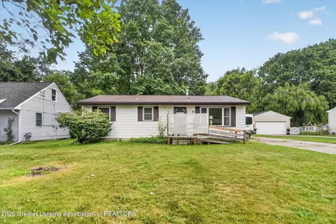 524 Dadson Dr, Lansing, MI 48911
