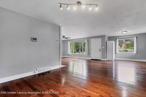Living - 3007 Sheffer Ave, Lansing, MI 48906 photo 5 of 5
